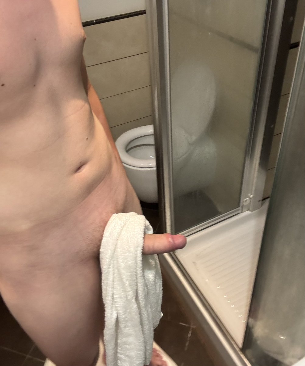 KicsiFiuu's tweet photo. Valakinek kell egy törölköző? Ha igen írj #fiatal #fiatalfiu #magyaramatőr #magyar #hungarianamateur #hungarian #fasz #dm #sex #cum #teen #18cm #18yo https://t.co/ZulfbshPdM