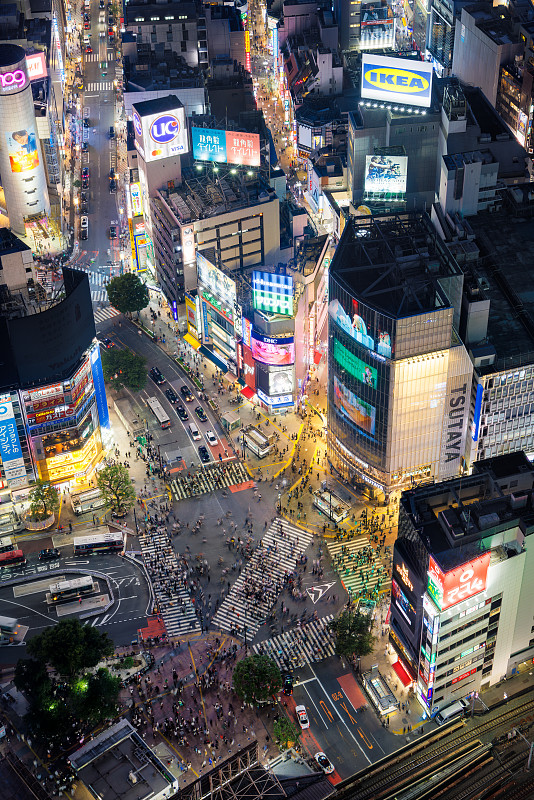 6QZ1ZxuYxbJ0OyQ's tweet photo. Just touched down in Tokyo! Exploring Shibuya Crossing for the first time—can’t wait for amazing food and new adventures here. https://t.co/tGvGpvrezD
