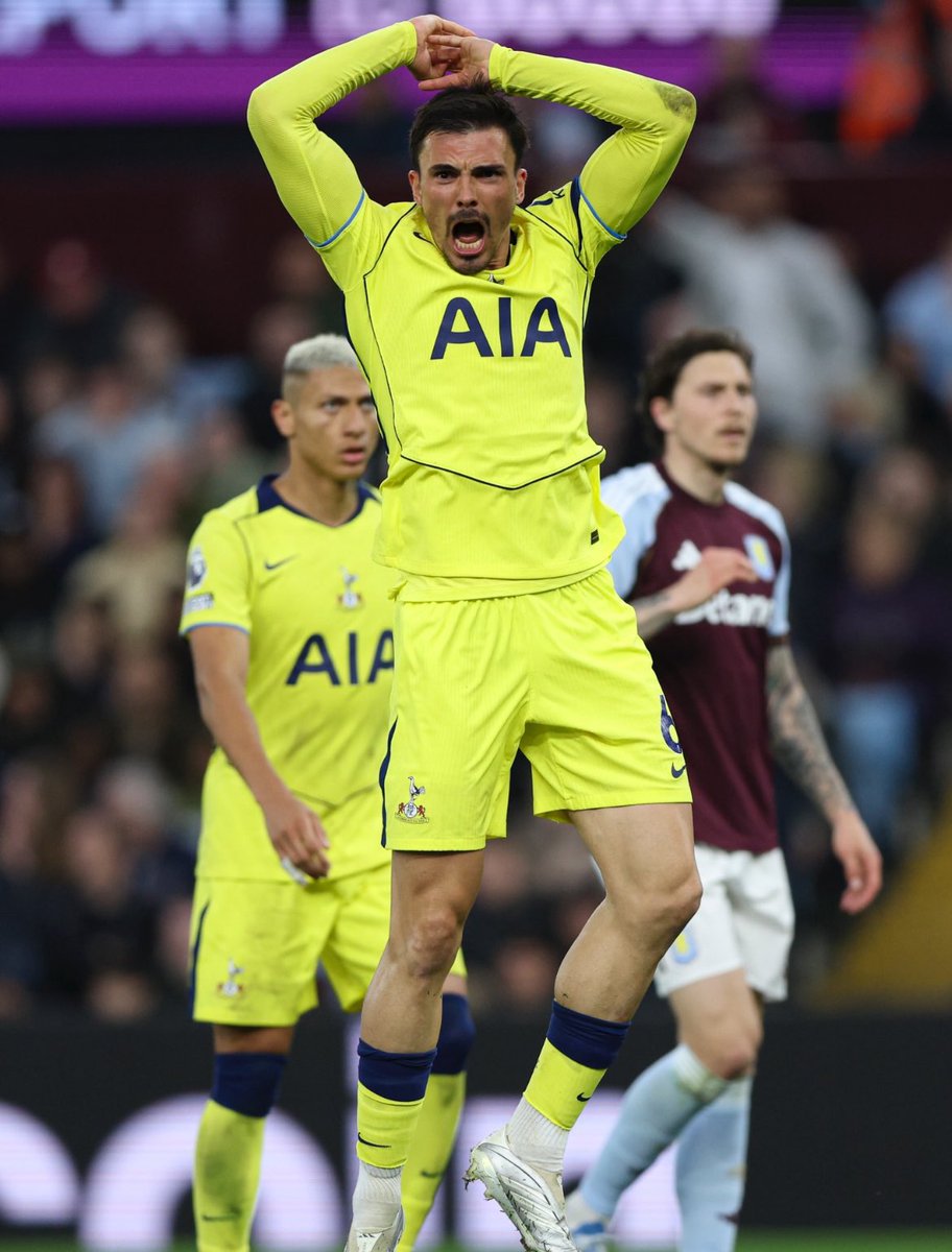 HotspurLane's tweet photo. 🚨 There is a STRONG POSSIBILITY that former #THFC loanee Joao Palhinha goes on loan to Aston Villa. 🇵🇹

@TomBarclay_ 

Forever a Tottenham Hotspur hero! 🙏🤍 https://t.co/hOmQAurP5V