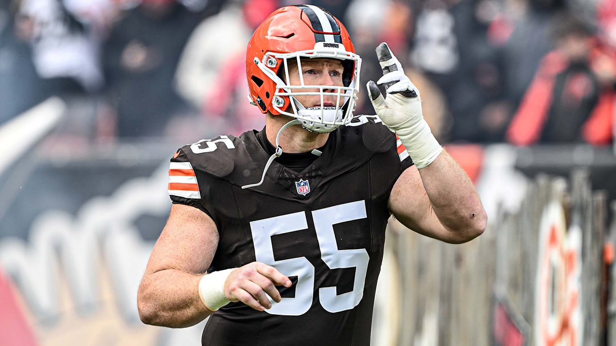 SleeperRavenss's tweet photo. BREAKING: The #Ravens have agreed to a 1-yr deal with free agent C Ethan Pocic, Per @AdamSchefter https://t.co/s2X7gEniT9