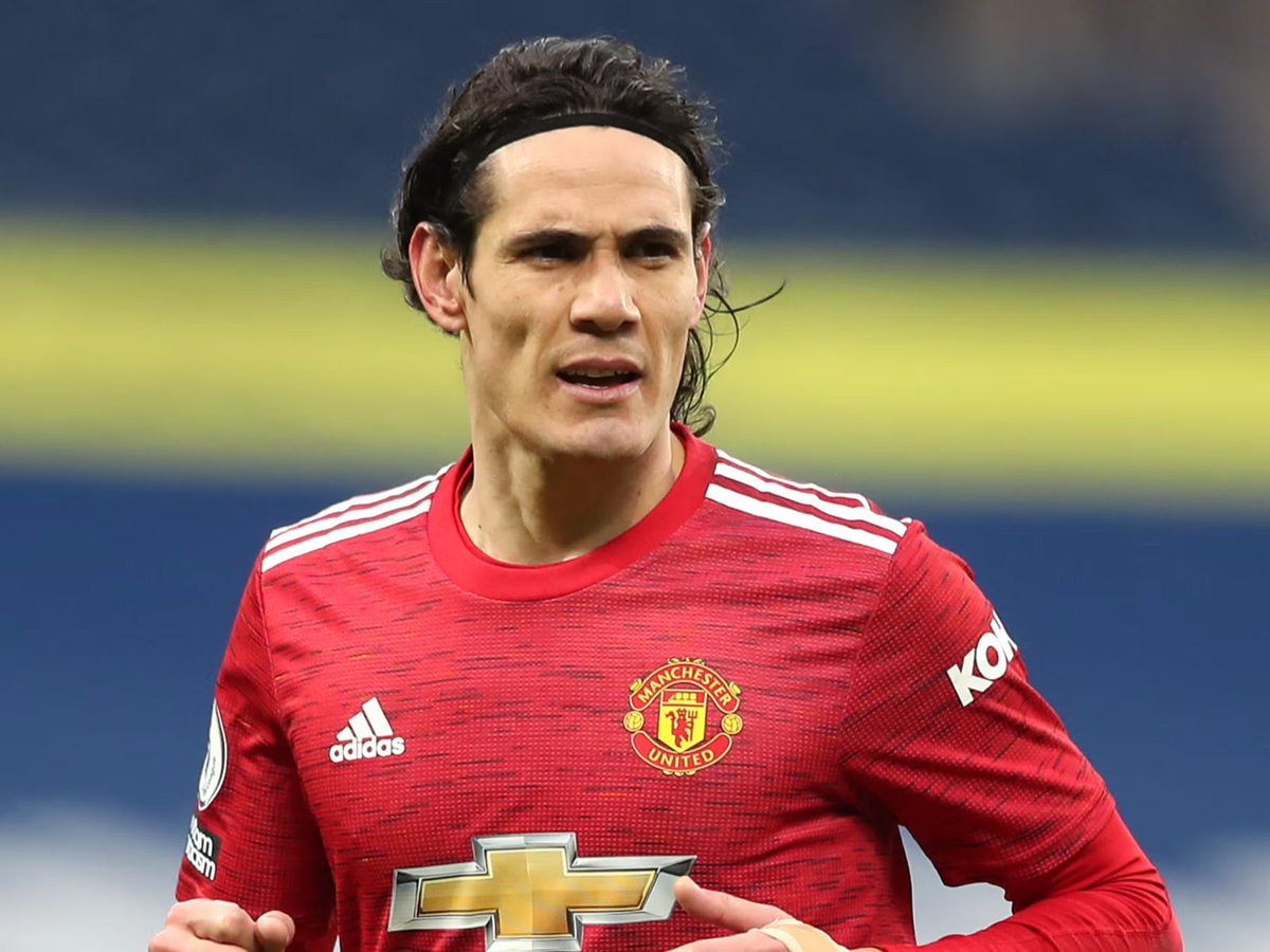 unnamedbutalone's tweet photo. Why does every footballer have a photo in this Manchester United kit? https://t.co/P1rT5pg6MZ