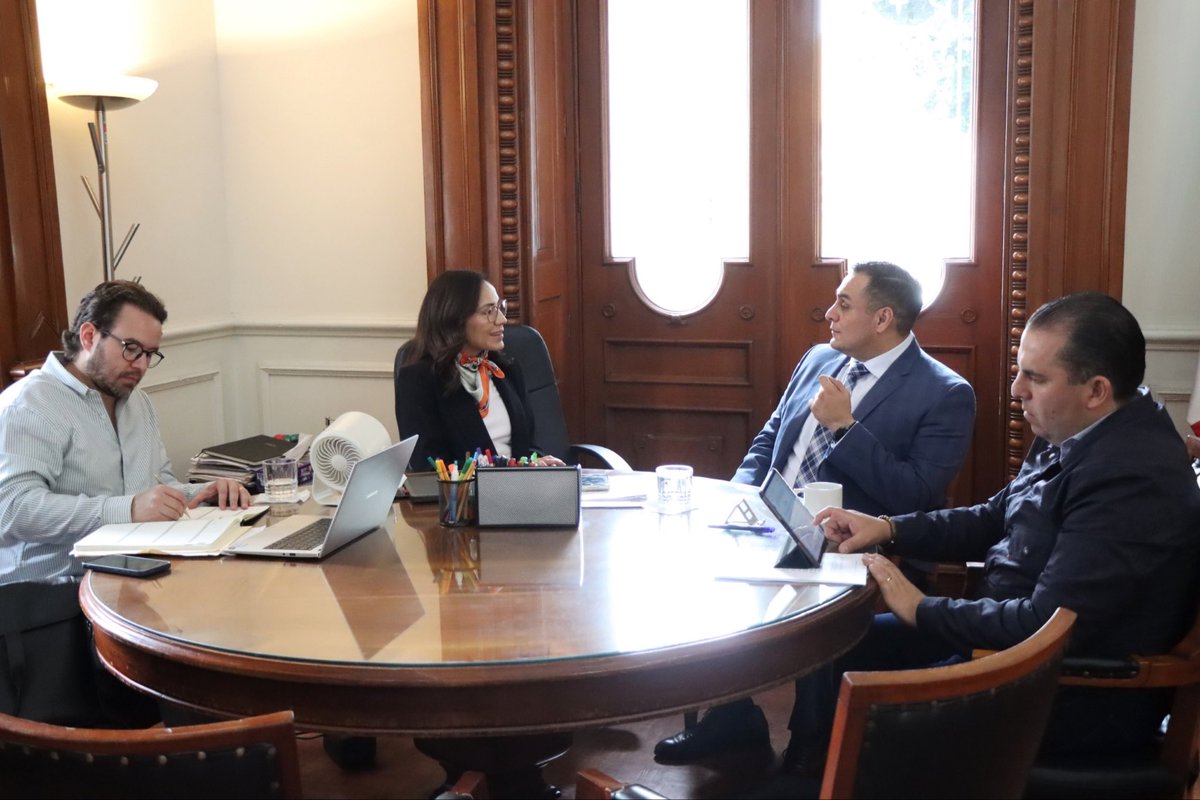 msilvaruiz's tweet photo. ✨✨ Hoy tuve una reunión muy valiosa con el Mtro. Roberto Gómez Maravilla, Delegado del @ifdppuebla.

Siempre es un gusto coincidir con personas que comparten la convicción de que, cuando sumamos esfuerzos y construimos puentes entre instituciones, podemos lograr mucho más. 🙌🏽🪽 https://t.co/zSOqEfvHFo