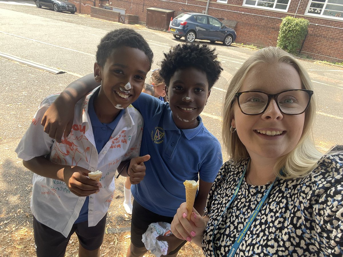 AbbeyPrimary's tweet photo. Miss W is so incredibly proud of all the pupils in #Y6 and wishes them all the best. Chatting about school memories whilst eating icecream. https://t.co/ACzBDWUX4F