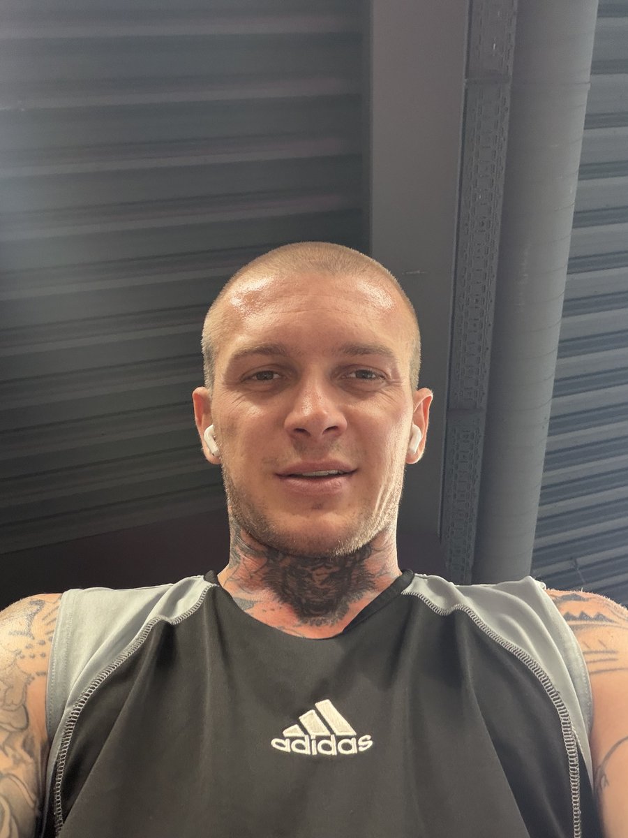 Darianblkwell's tweet photo. grey tank, quick selfie, neck ink talking. keeping it simple. https://t.co/DywQbPwnY5