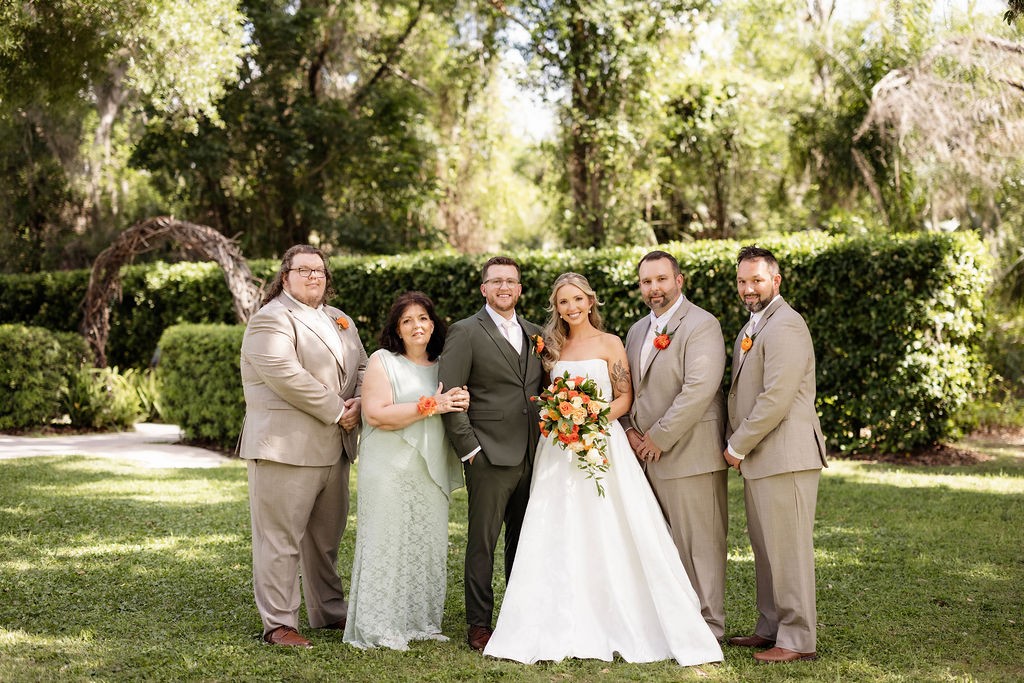 bakersranchfl's tweet photo. Amidst lush gardens, exchange your vows in a breathtaking ceremony setting that feels like a dream. Discover the romance for yourself. 🌿 #BakersRanchMagic #FloridaWeddings 📸: Alisa Sue https://t.co/O5oci0jgzx