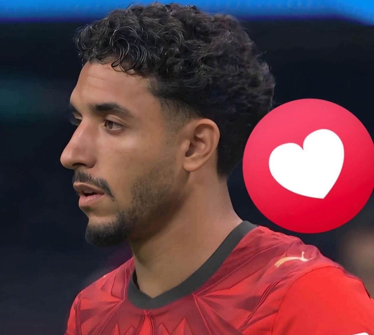 adel29031's tweet photo. عمر مرموش يتبرع بكل المكافآت التي حصل عليها مع منتخب مصر لأربع مستشفيات وزواج ٥٠ فتاه وإكمال جهازهم بالكامل قائلا نحن لا نفعل شي لكي نحصل على مكافأة مالية هناك الملايين من الناس يحتاجون إليها وارغب في عدم الظهور إعلاميا لان كل ما يحدث أمر غير طبيعي ولا يليق أن اري اطفال تموت بسبب عدم قدرتهم على الحصول على العلاج وبنات محترمه لم يجدوا جهاز لكي يكملوا مشوار حياتهم هذا الأمر بيني وبين الله خاتم حديثه قائلا اتمنا أن يتقبل الله مني ما قدمت ويعطيني لأكون سبب في مساعدة البسطاء من الشعب المصري البسيط 
المصدر موقع مانشستر سيتي الرسمي 
شكرا مرمروش
