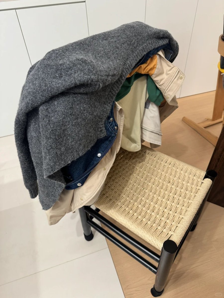 j_jesaja's tweet photo. Just finished folding the clean laundry on the couch—wrapping up this tiny domestic win before evening! https://t.co/gZGVX8FA00