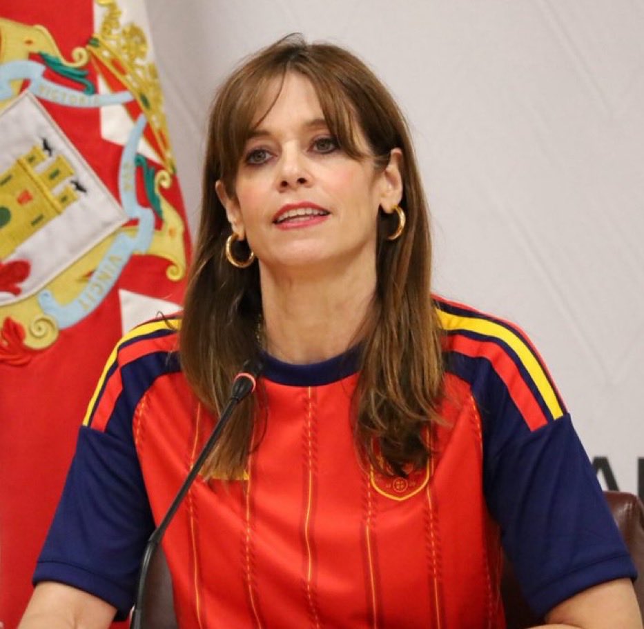juanarza's tweet photo. Si la alcaldesa de Vitoria le ha echado un par, pese a ser de la organización criminal PSOE, se dice y no pasa nada. https://t.co/SifES1VgeV