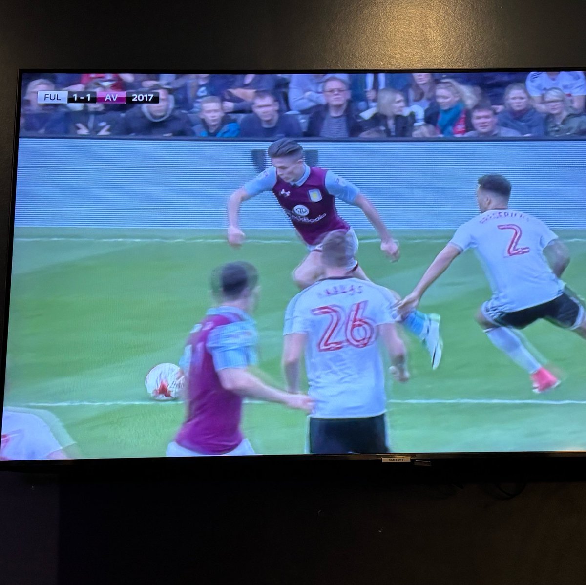 catrinavfc's tweet photo. walked into a pub and they got fulham vs villa from 2017 on? what the hell sure https://t.co/vYEtb0pSYW