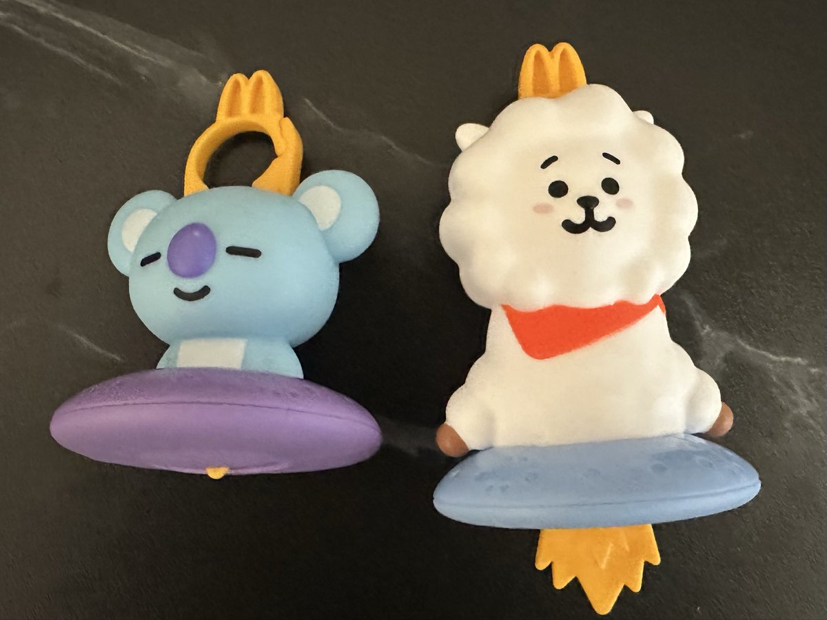 yoongishands8's tweet photo. Shout out to my 4 year olds friends for saving me their doubles 😭😭 https://t.co/1sn8Mhbj9t