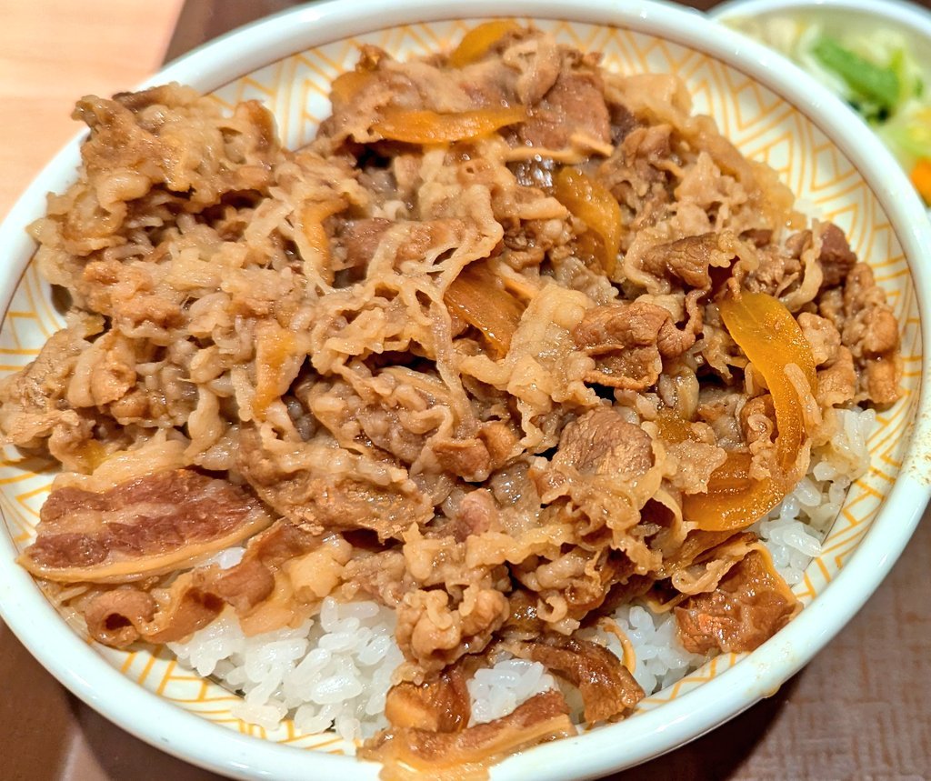 ONRYOUonsen's tweet photo. 100万円もらえるが…
1カ月、牛丼屋でしか食事が出来なくなる
（牛丼屋のメニューは何を食べてもいい）

みんなは挑戦する？ https://t.co/eTRtQ6Rn7M