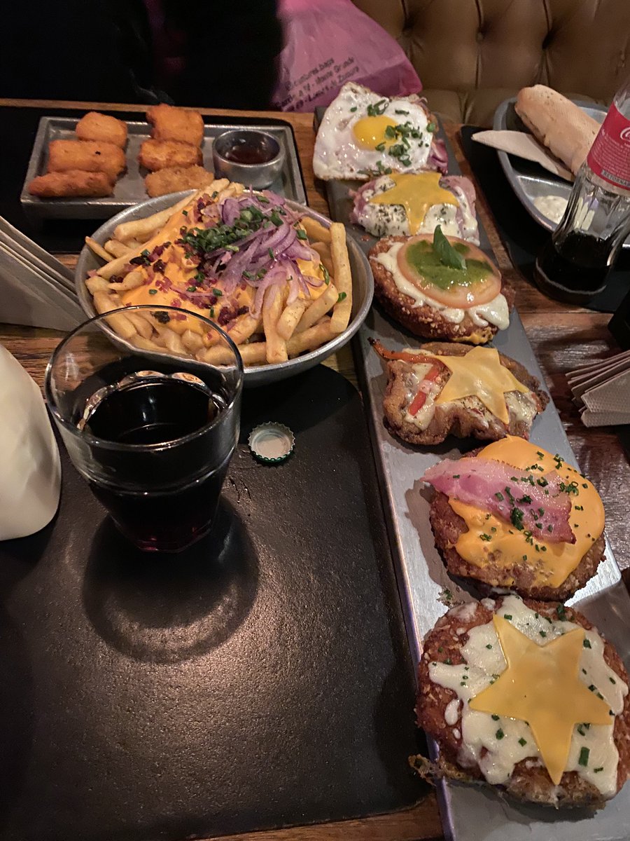 matiasgabriel7_'s tweet photo. Como me encanta salir a comer con el amor de mi vida ❤️✨🫶🏾
Toda la vida asi xfa! https://t.co/pKwlDZBaNJ
