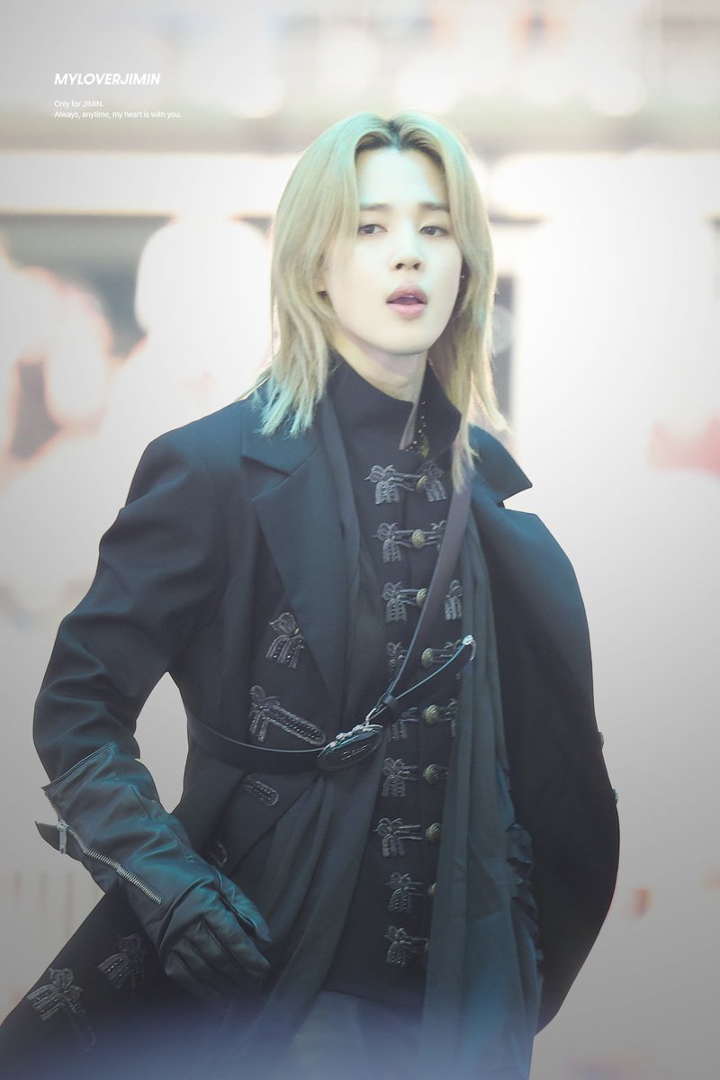 jimin_lil_devil's tweet photo. OH MY GOD THIS PICTURE https://t.co/94lRj8hFaV