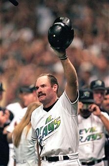 baseballinpix's tweet photo. Wade Boggs records his 3,000th hit, 1999. His .328 career average is the highest of any living player. https://t.co/37369z0x3v