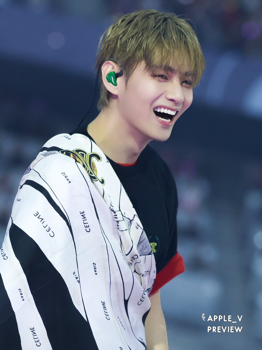 APPLE_V_KR's tweet photo. 260717
ARIRANG WORLD TOUR IN PARIS DAY 1
프리뷰 행복한 태형이♡♡♡
#TAEHYUNG #BTSV #BTS_WORLDTOUR_PARIS https://t.co/RwdrhOIrVe