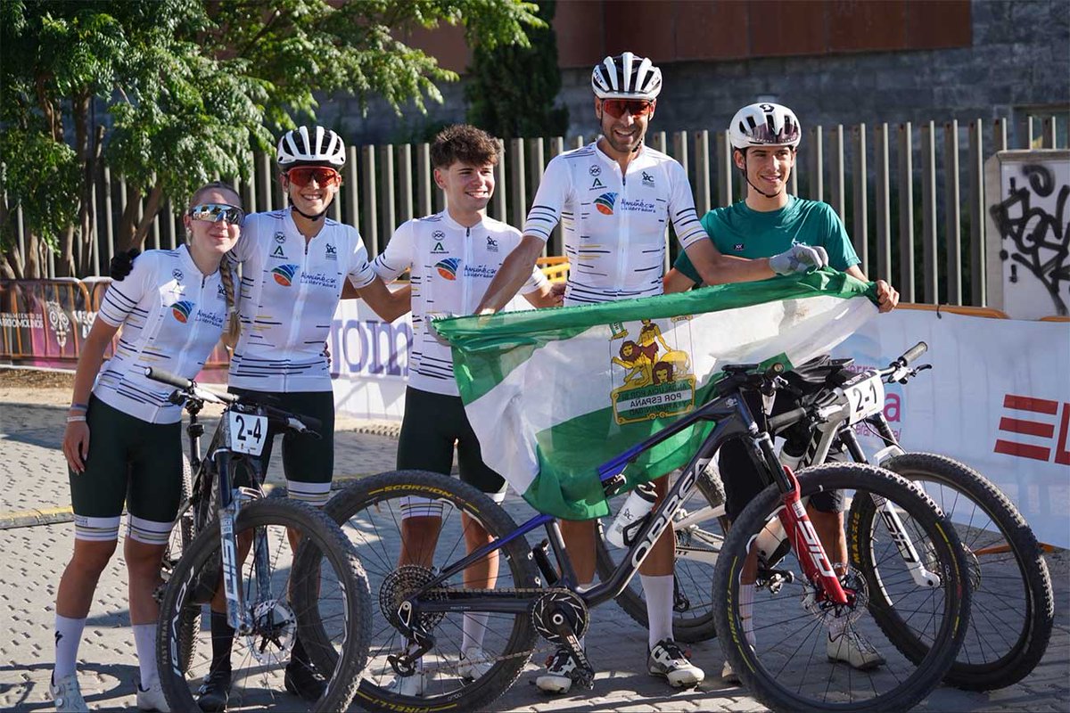 esmtb's tweet photo. Andalucía destrona a Cataluña y se proclama campeona de España de Team Relay: https://t.co/iOSNiAYGll https://t.co/HR5ksnOOc9