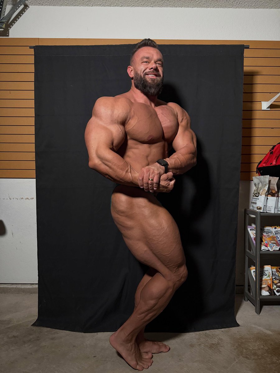 coachdavid167's tweet photo. I didn’t change my life in one workout.

I changed it by refusing to miss the next one.

That’s how champions are built.

#Bodybuilding #TrainHard #Consistency

JOIN US ON TELEGRAM 👇👇👇👇👇

https://t.co/ZSsoLQQX5q https://t.co/M4Hl4ndTuh