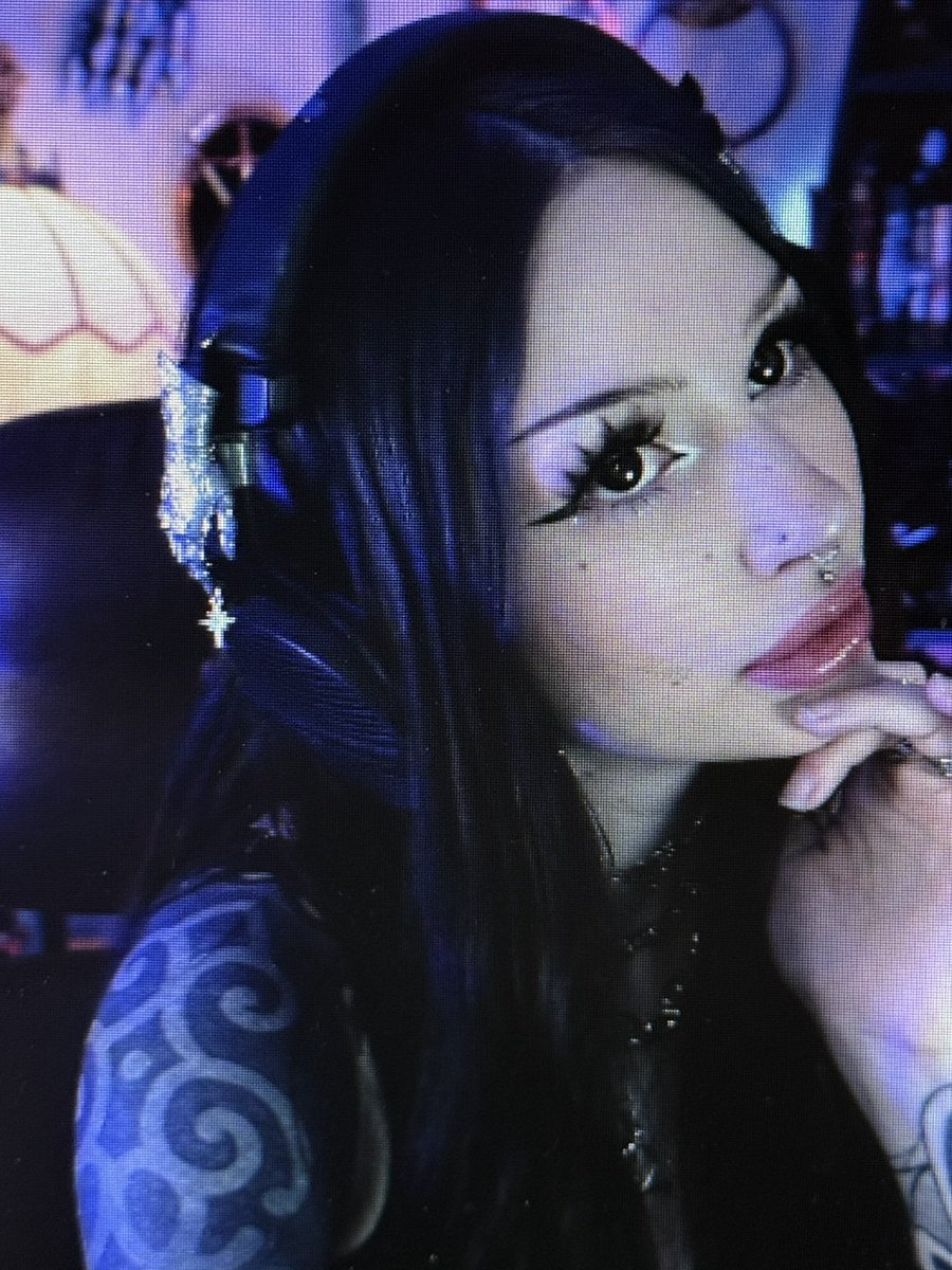 blairvira's tweet photo. i got a new piercing :3 https://t.co/vCr36m1HlK