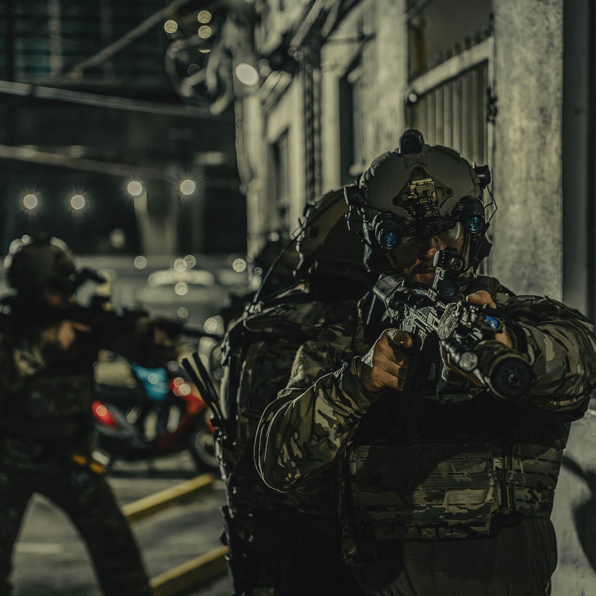 SilvusTech's tweet photo. High-stakes operations require high-performance mesh networking. #StreamCaster #MANET radios keep elite teams connected when communication matters most. 

#TacticalDataNetwork #SpecialForces #MissionCritical #WirelessMesh https://t.co/gq3xtw3O8M