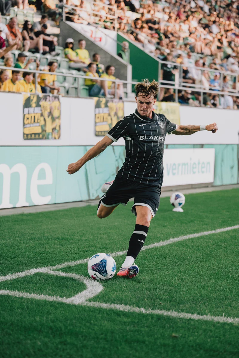 Jacob Wright taking a corner.
