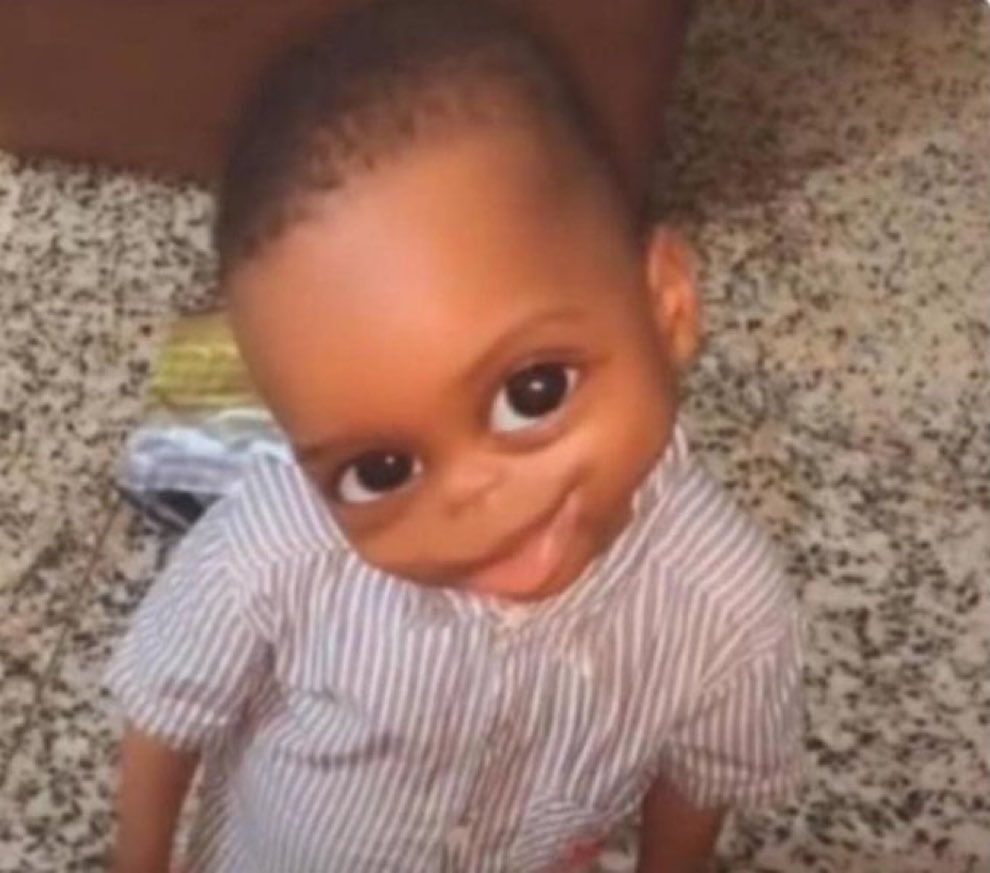 oneweirdniqqa's tweet photo. Mummy said you should share that zobo you're drinking with me https://t.co/k2zwdWAGqS