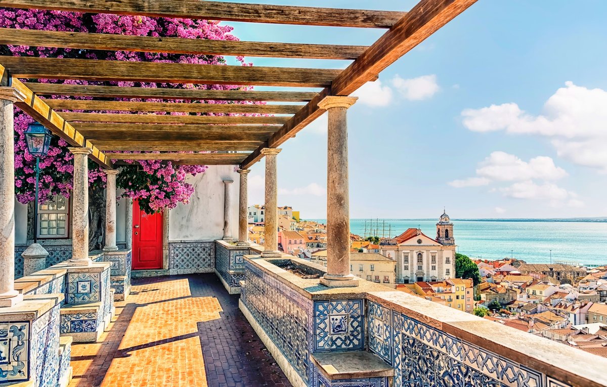 IntimateTravelK's tweet photo. For a limited time, book select itineraries with additional nights on land at no additional cost.  Lisbon and the Douro River Valley, Ljubljana and Venice, Prague and the Danube: offer cultural exploration and a luxury atmosphere from ship to shore. Contact me to learn more! https://t.co/gYW6Nly9Es