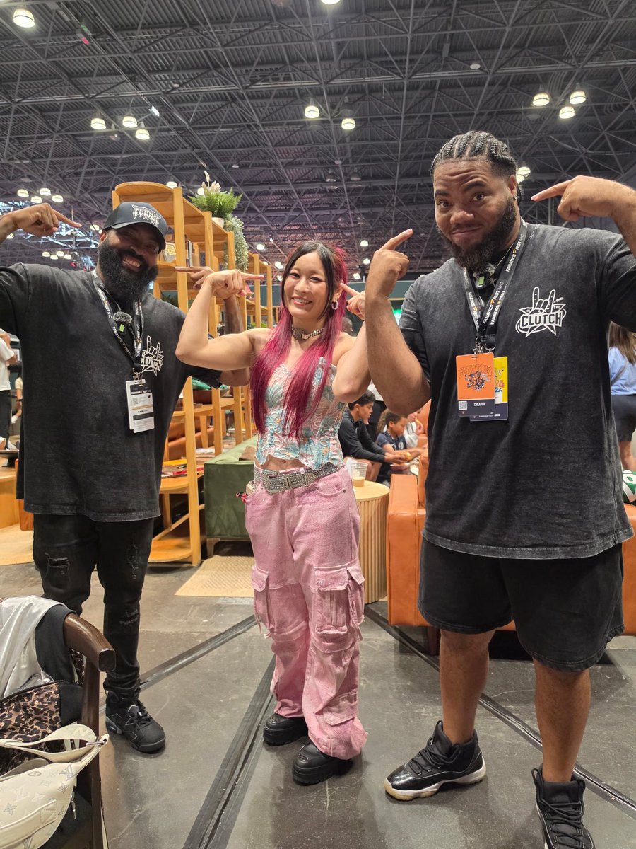 RossIsClutch's tweet photo. We got a chance to meet IYO today @DubtheG https://t.co/6VUHeWFc4I