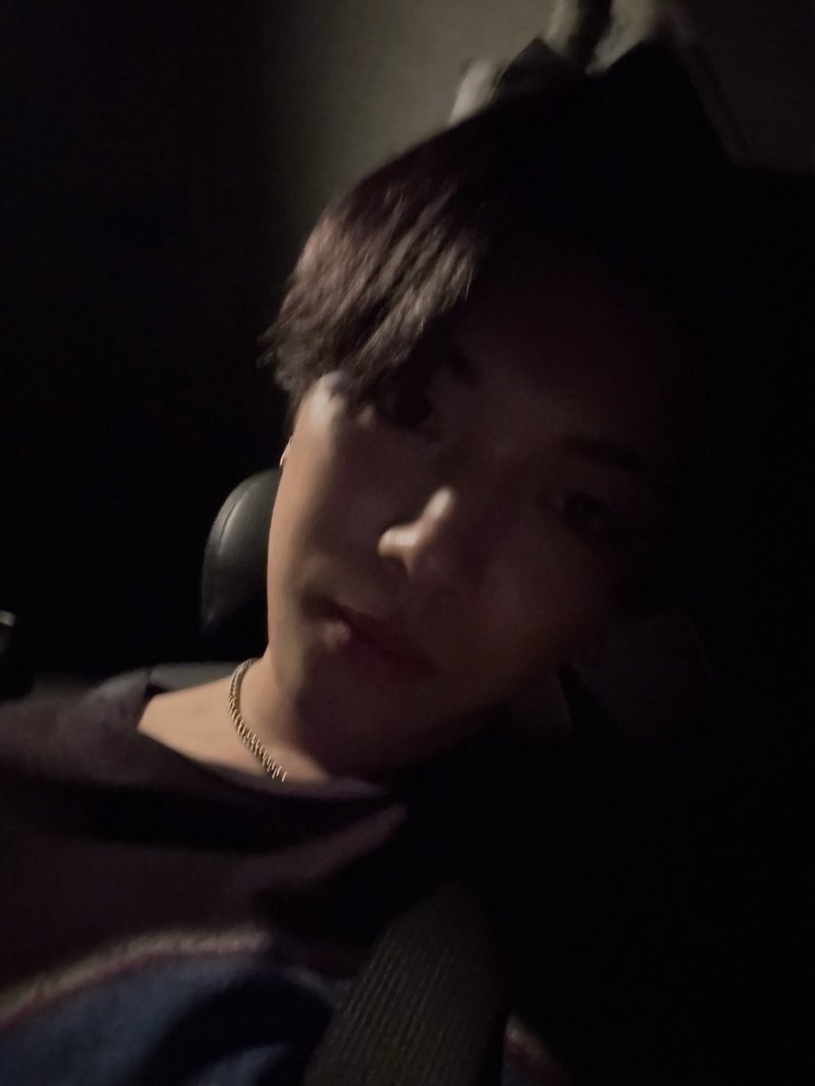 ken_dx11's tweet photo. 誕生日も仕事してました笑笑

そして今から寝ます笑
疲れたからみんなからのおめでとうが欲しい、、、

ワガママきいてくれる人😭
とりま健くん投下 https://t.co/XxAmRmWKOd
