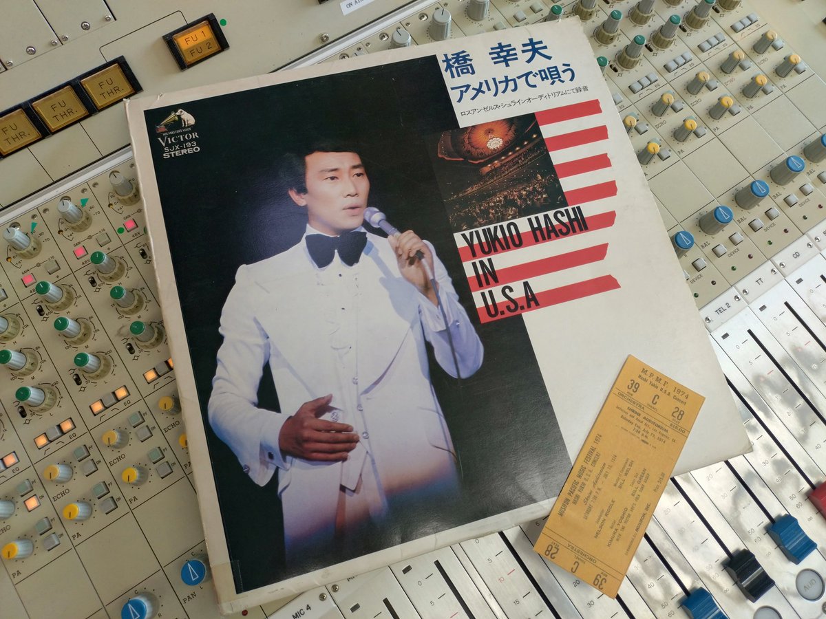 dmz_obc's tweet photo. 昨夜は「橋幸夫アメリカで唄う」というライブアルバムをご紹介しました。
演奏はネルソン・リドルのオーケストラ！アルバムＡ面のアレンジもネルソンが手がけました。
➡️https://t.co/HFLxrKx97U 
#DMZ1314 #ラジオ大阪 #橋幸夫  #ネルソン・リドル https://t.co/t45QqcAGTx