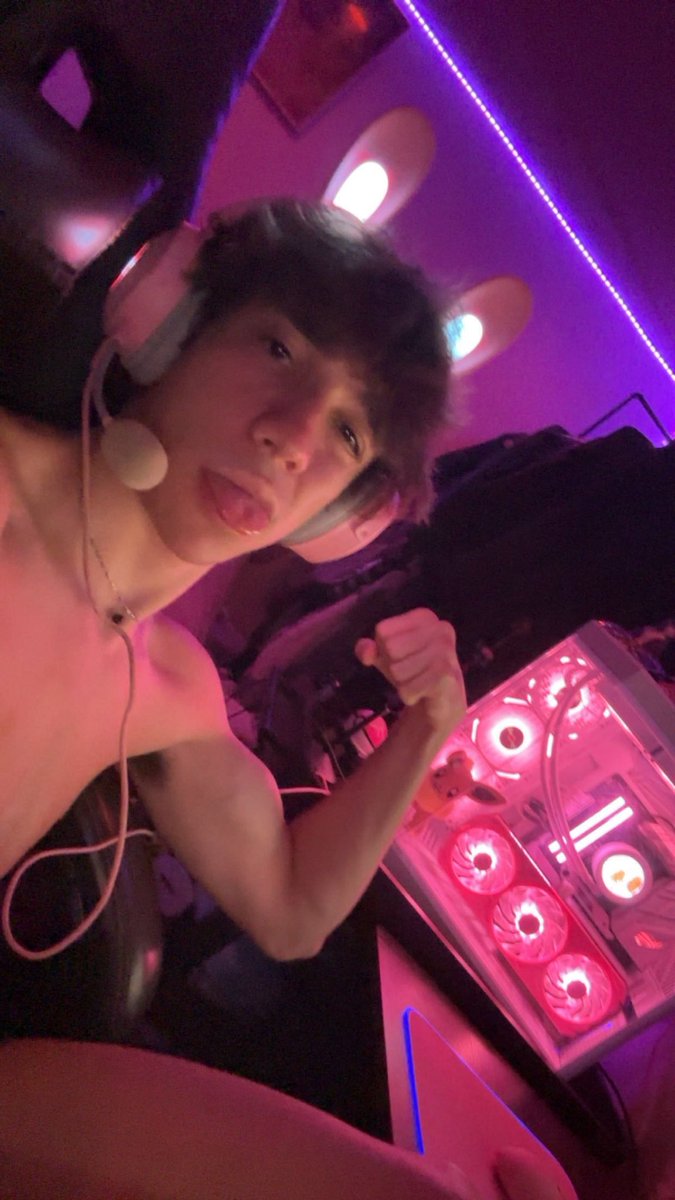 Tobybayy's tweet photo. need more gaming mutuals I can play with https://t.co/9fNqxn1yJ6