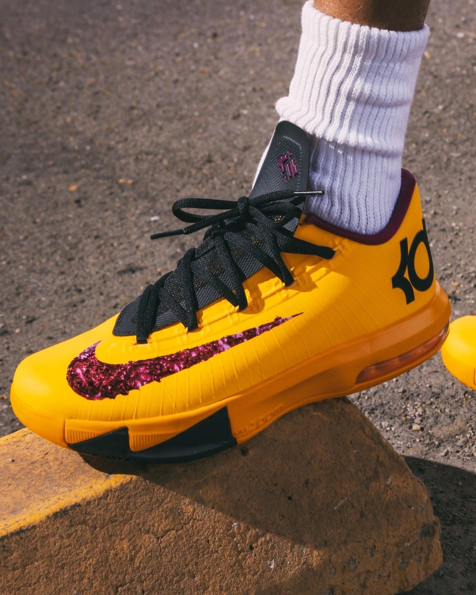 SneakerShouts's tweet photo. TOP DEAL: $45 OFF the Nike KD VI "Peanut Butter &amp; Jelly" 

BUY HERE: https://t.co/H2Egy8iujT https://t.co/oRx9cmdsnY