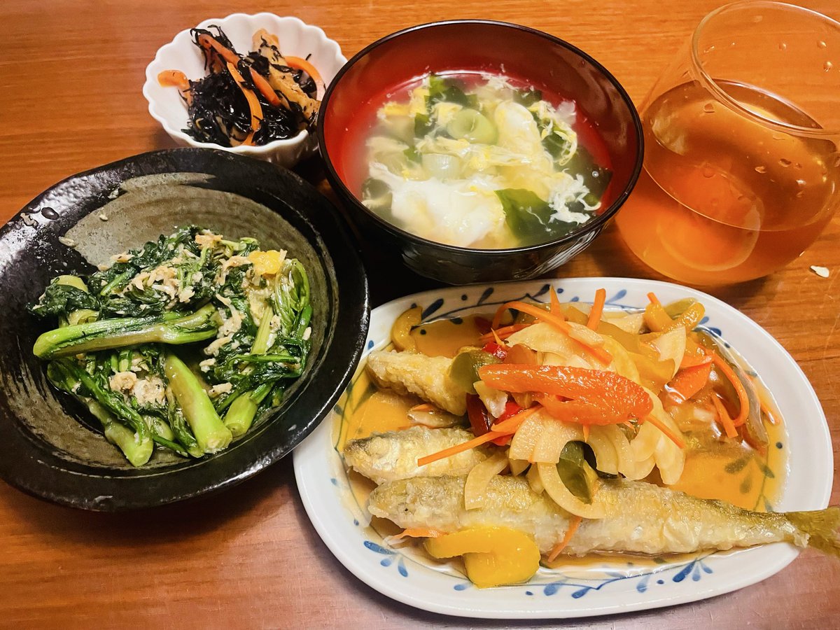 kanom3_'s tweet photo. #おうちごはん #晩御飯 
南蛮漬け
春菊とじゃこ醤油麹いため
玉子ワカメスープ
ひじき煮

友達と星しらべをして性質知って起きた現象に、ピッタリすぎて爆笑
笑い飛ばせる浄化できる友達、ありがたい https://t.co/0Bzs1aqXrq