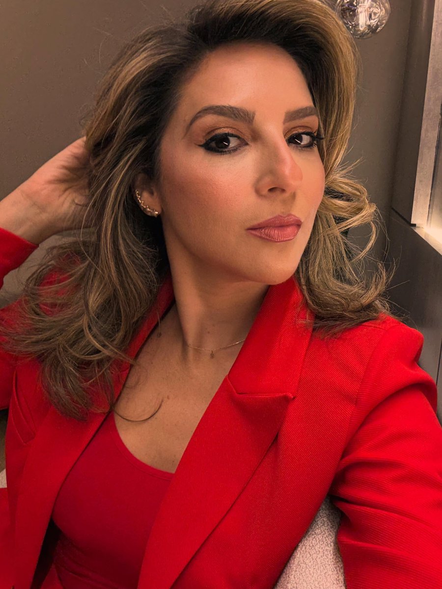lampaaaaaaard's tweet photo. Confidence isn’t loud—it simply speaks for itself. ❤️✨ https://t.co/aEhiV6t8NE