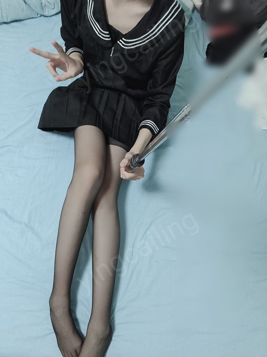 yingcailing's tweet photo. ＃男娘 ＃伪娘 ＃可爱的男孩子
＃黑丝
可爱性感的jk制服，还有我的腿有点长。 https://t.co/VHXnMl8rA7