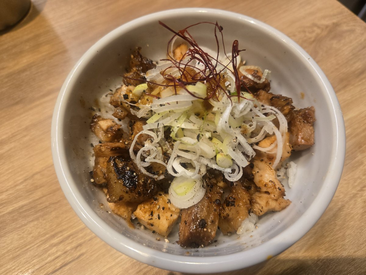 m_R25xx's tweet photo. おはようございます☁
初めてのつきよみさんへ🍜
美味しかったけどお腹パンパン😂
社畜は連休関係ないので仕事逝ってきます😇 https://t.co/Va2qc7ed98
