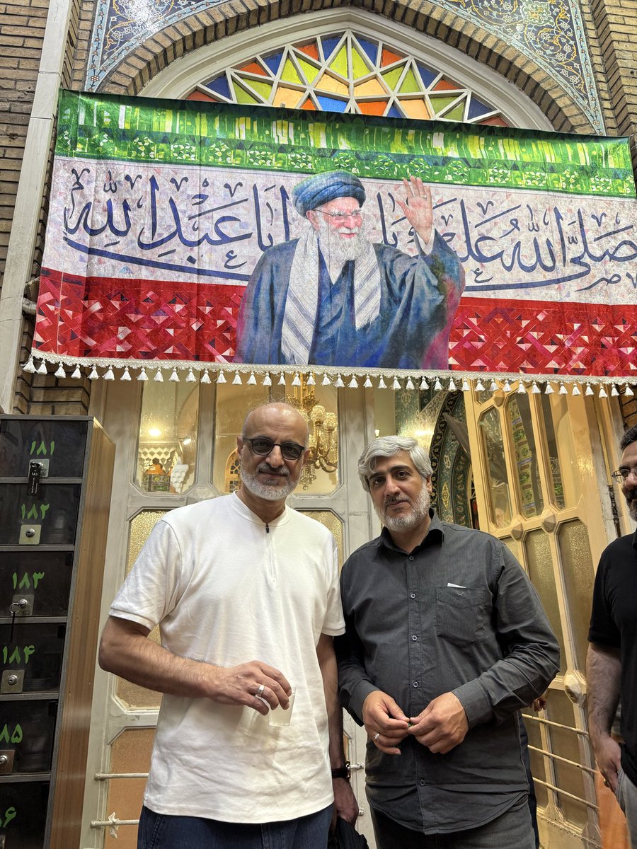 FarzadNejatnia's tweet photo. السلام علیک حین تقوم...

عصر جمعه  #محمد_اصفهانی زیارت آل یس رو متواضعانه در مسجد فخرآباد قرائت می کرد و مردم هم از این هنرمند خوش صدا استقبال خوبی داشتند
در روزهایی که برخی خون به دل #جنوب_ایران می کنند، فرصتی شد به این #سلبریتی_عاقبت_بخیر دست مریزاد بگم.

#اللهم_عجل_لولیک_الفرج https://t.co/TK6Vge8l5P