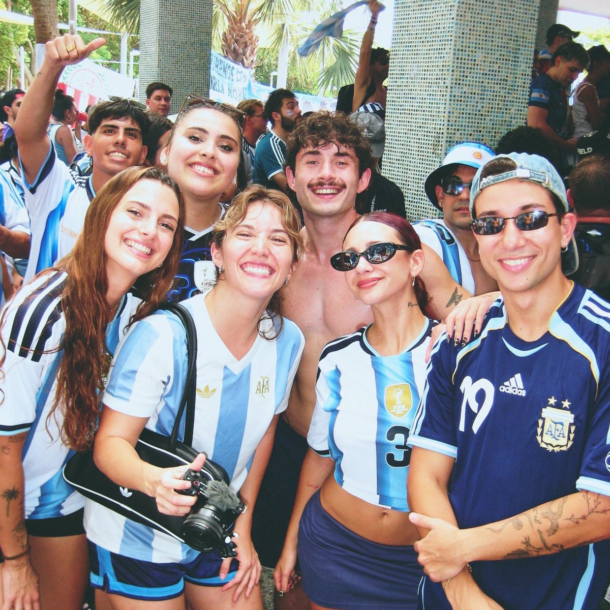HLlalera's tweet photo. como dije hace unos días, TDT es el amuleto de argentina y nadie se merece más estar en la final que ellos.
TDT A LA FINAL DEL MUNDIAL https://t.co/eAkSXs3Mf4
