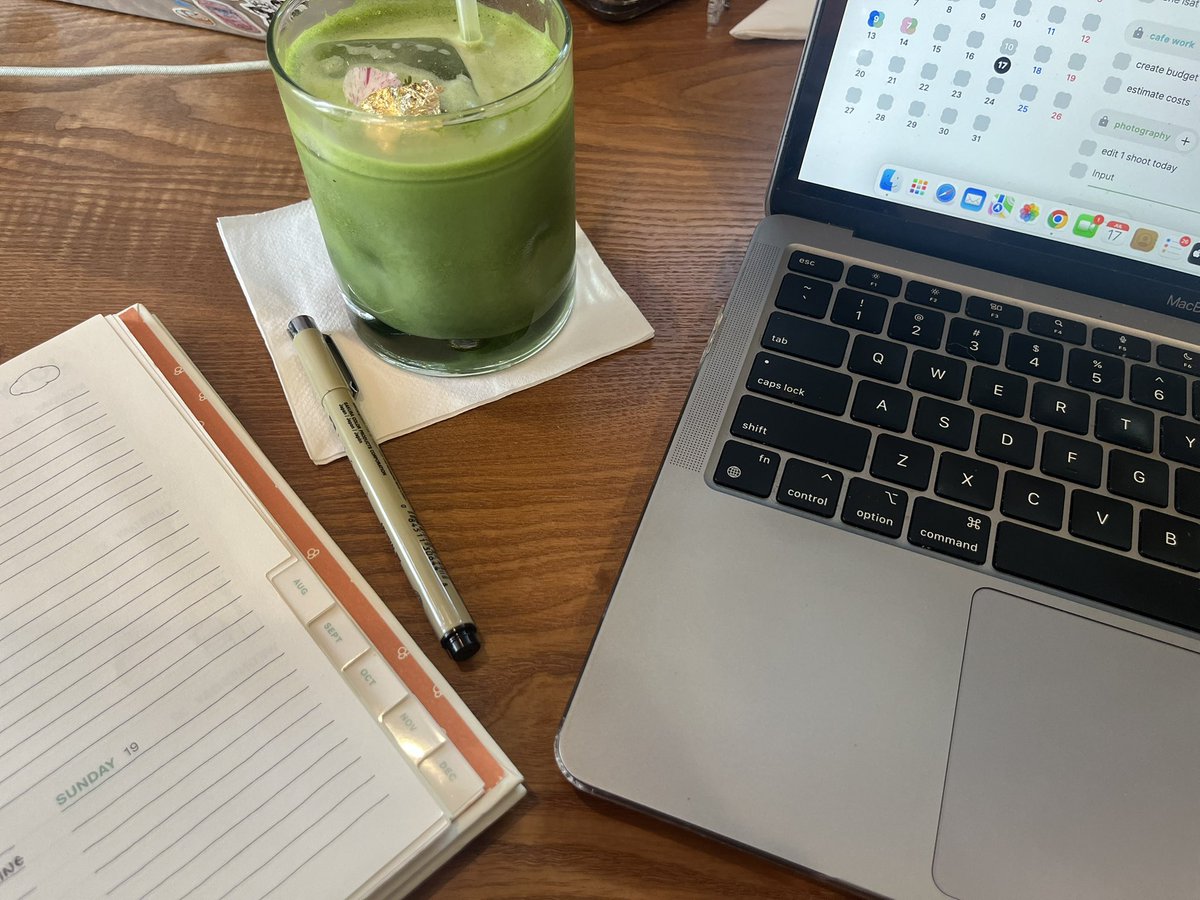 monkeymiffys's tweet photo. #hardatwork or #hardlyworking???? https://t.co/5tWuiQMCoS