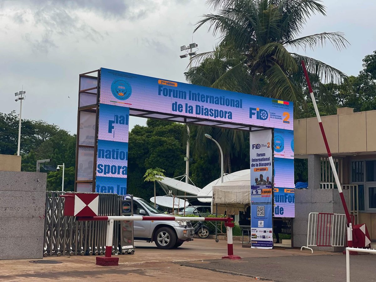 KadidiaTouasm5's tweet photo. La diaspora malienne a un rôle essentiel à jouer dans l'avenir de notre pays. En investissant, en innovant et en partageant son expertise, elle peut contribuer à bâtir un Mali plus fort et plus prospère. 🇲🇱🌍💼
#Mali #Diaspora #FID2026 #Investissement #Développement https://t.co/yIizBBbxi9