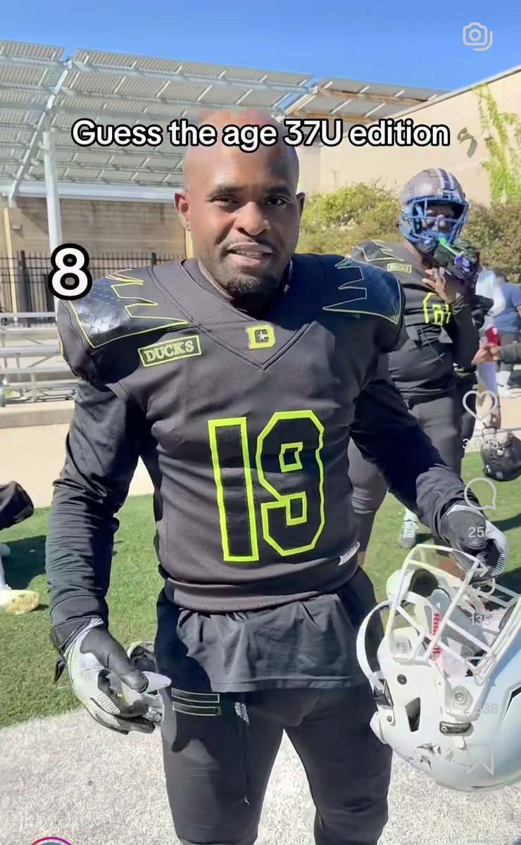 AutzenDome's tweet photo. Uniform Leak just dropped. #goducks https://t.co/YN6VwsVdza