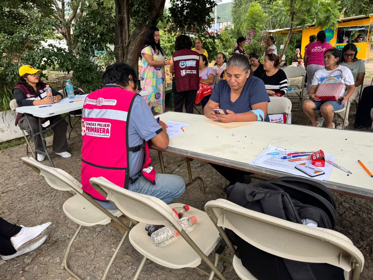 adyalt's tweet photo. En el fraccionamiento El Rosario iniciamos el registro de mujeres al programa Tandas Mujer Primavera, una estrategia impulsada por el gobernador @salomonj para fortalecer el emprendimiento, la autonomía económica y el bienestar de las mujeres oaxaqueñas. https://t.co/LEeNnoCNSD