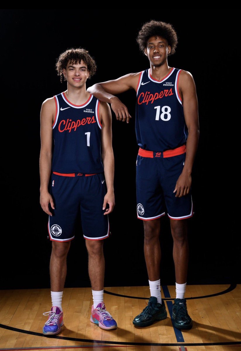 BabaMillerMuse's tweet photo. Try to name a duo better than these two. 

Shaq and Kobe? Nice try. 
Ketchup and Mustard? Try again.  
Cock and Balls? Not even close. 
Thunder and Lightning. Nope. 

Try your hardest, you literally can’t. https://t.co/UyS4zStuC4