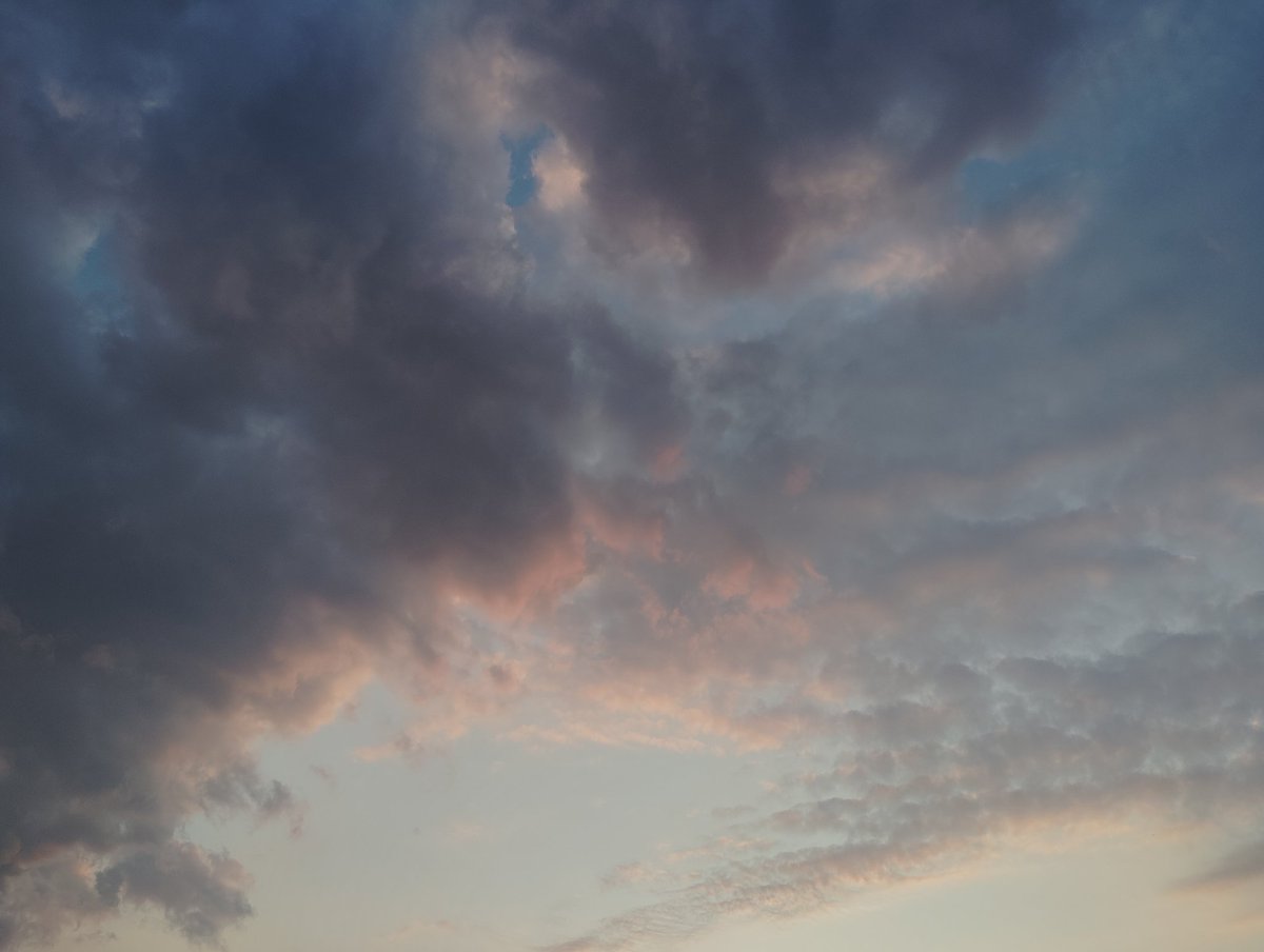 Toki205209's tweet photo. 綺麗な空

byけごん https://t.co/gfkLMc9zRU