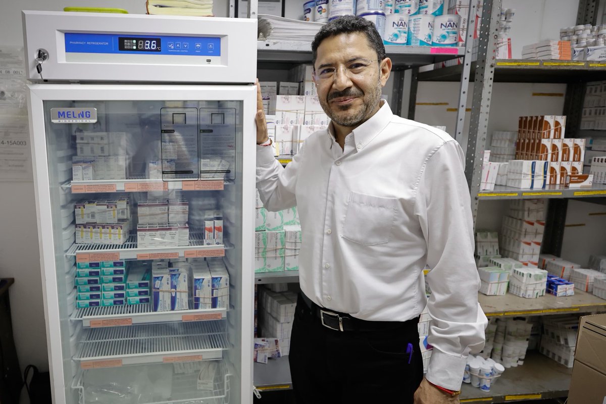 martibatres's tweet photo. En 𝗠𝗼𝗿𝗲𝗹𝗼𝘀 visitamos la Unidad de Medicina Familiar de 𝗧𝗲𝗺𝗶𝘅𝗰𝗼. La Farmacia tiene un abasto de 97%. Compraron un refrigerador para la red fría de medicamentos con el programa #LaClínicaEsNuestraISSSTE. Atendí a vari@s derechohabientes con diversas necesidades. https://t.co/5WoqvZAWZ8