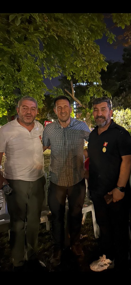 MilliyetciHbr's tweet photo. 🇹🇷Emekli Albay Orkun Özeller, 
🇹🇷Er Gazilerin özlük haklarındaki  mücadelerin de yanlarında olarak destek verdi.
@OrkunOzeller
@gazilerplatform 
@GaziTemder 
@idrisTugunmus12 @specialist1998
#Gazilergüvenparkta
#gazileriminyanındayım 
#HainsizTürkiye https://t.co/BI0MulbQqP