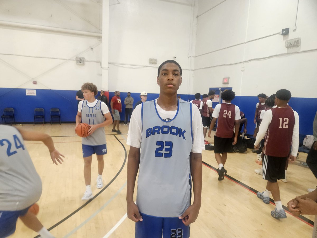 EdmondTaylor18's tweet photo. TaylorMade Pick 

TABC Showcase 

Braedon Moton 6'8 W 2027 West Brook HS (Beaumont, TX)

- Knocking down the 3

Go to https://t.co/7UTn3xVn6S to check out his Player Evaluation 

College Coaches 👀 

#TABCShowcase #TomorrowsStarsToday https://t.co/qDlgpnFfMK