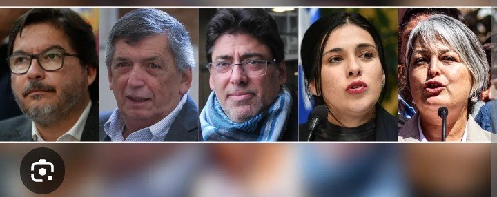 juanpa2211pg's tweet photo. Alguien a visto a algunos de estos zánganos y c afiches del Estado q tienen una fortuna NO con una empresa o un negocio creado por ellos s, con alguna frazada o por lo menos unos kilos de nylon para su "Pueblo" Que dicen tanto defender y querer
#SistemaFrontal #lluvia #temporal https://t.co/esZRziwlnd