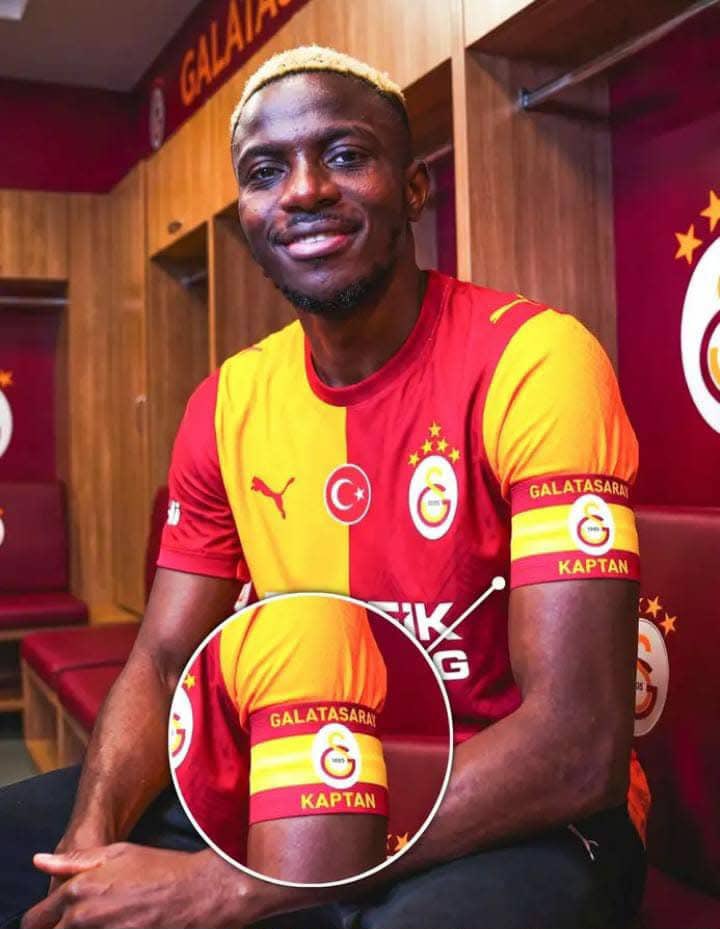 FootyHub81's tweet photo. Victor Osimhen has been announced as the new captain of Galatasaray. 

Captain at the club side; assistant Captain of the Nigerian national team. A born leader 

(📸: Spor/Instagram) https://t.co/7jRHwD2Mg0
