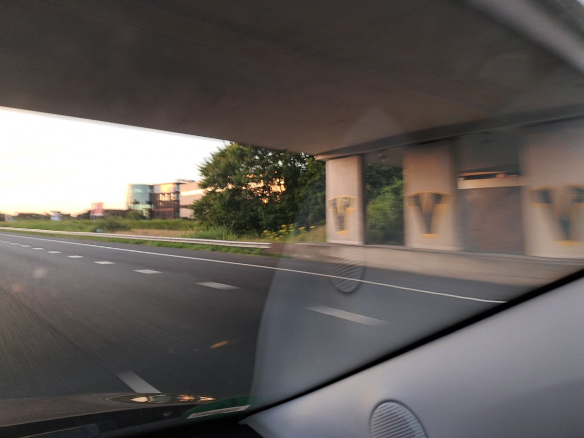 SjoerdVVV's tweet photo. @joeysteegh @goodold_vvv Sorry voor de kwaliteit maar dit is bij Venray. https://t.co/q88w7lsyYH