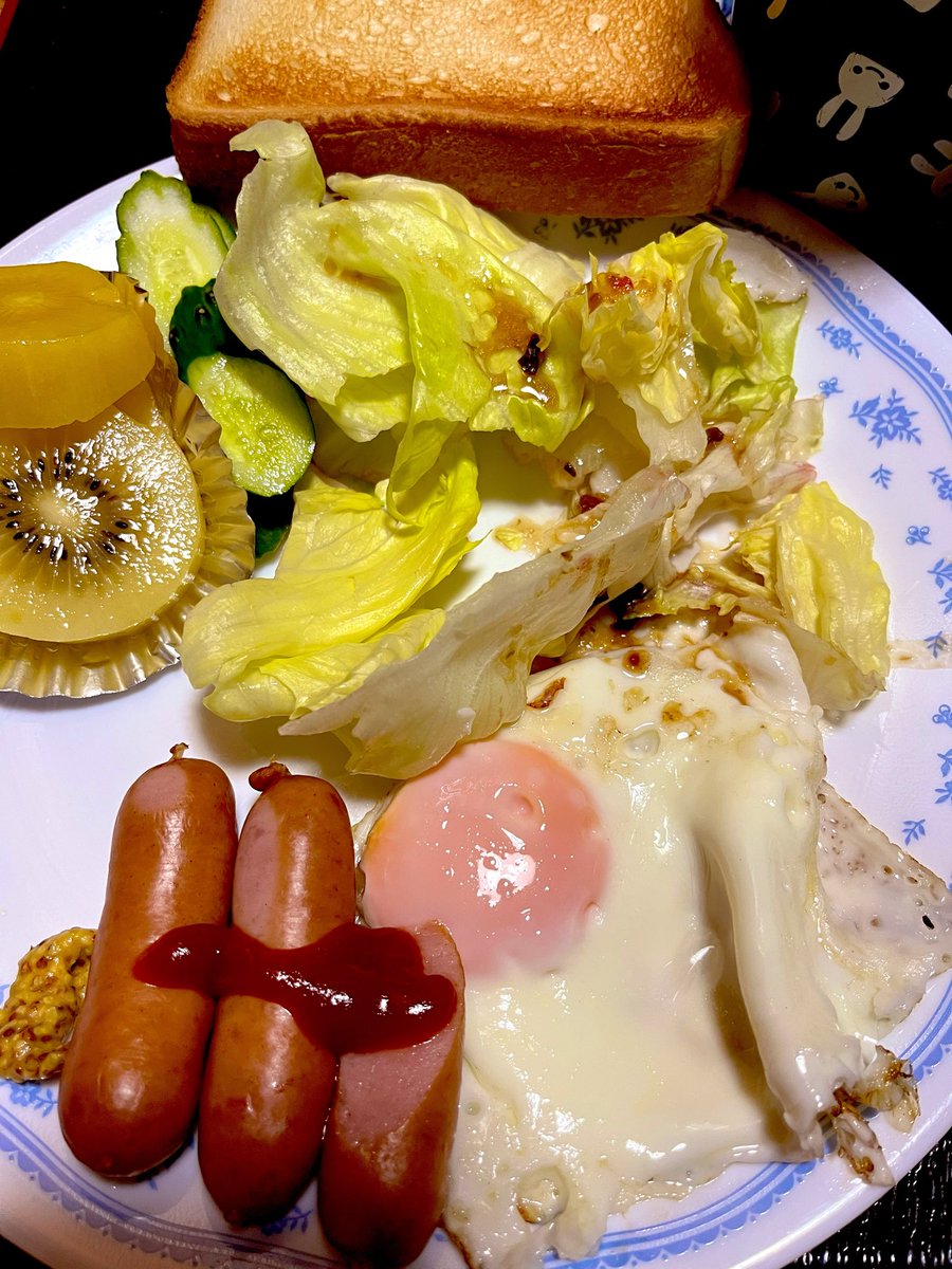 wave_1985's tweet photo. おはようございます！
今日の朝ごはん🍞🥗いただきます🙏

#起きたら802 
#おはぷら 
#おのえ765 
#802いただきます 
#ココロごはん https://t.co/WKTp8x5LjL